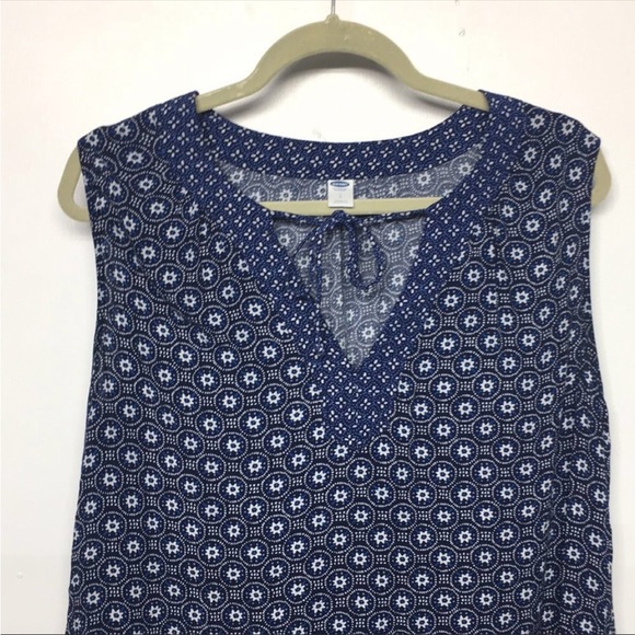 Old Navy sleeveless top - Picture 3 of 6